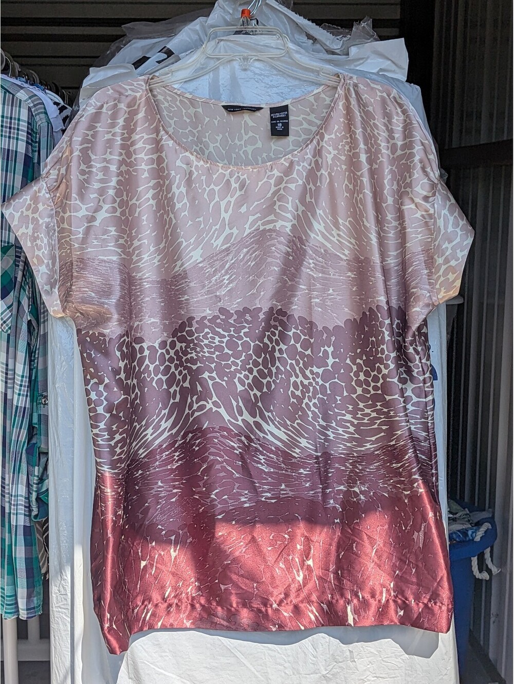 New York & Company pink animal print short sleeve top